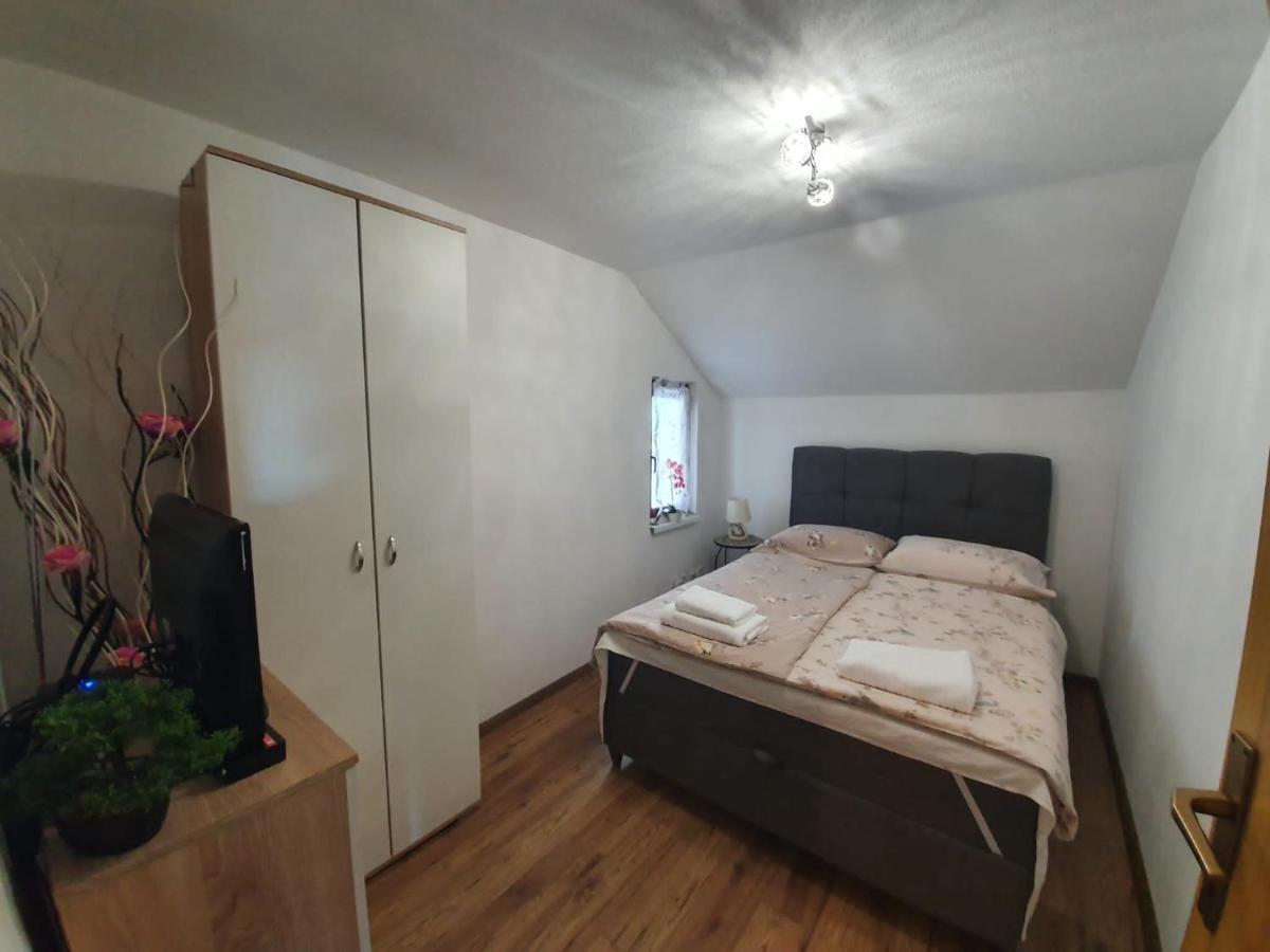 Apartment Magdalena Knin Bagian luar foto