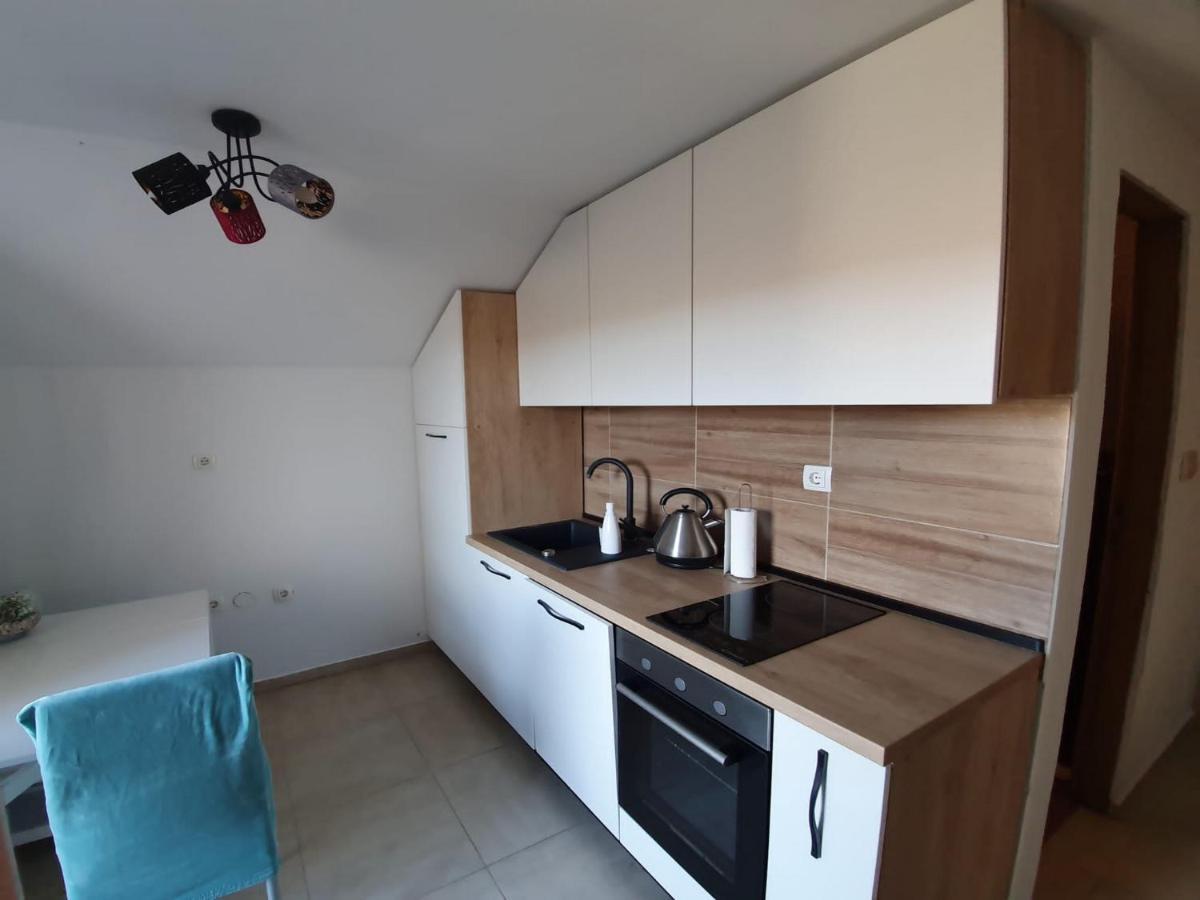 Apartment Magdalena Knin Bagian luar foto
